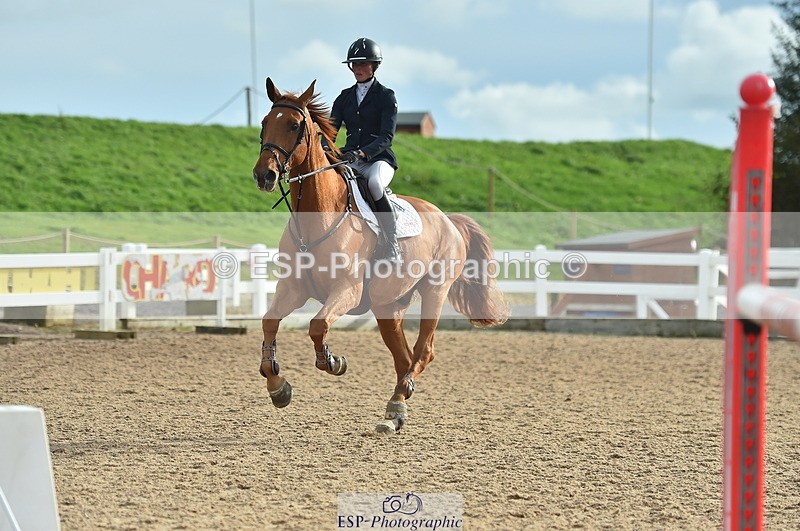 231111A-130956-02060 - Cls 12 Newcomers & 1.10m Open