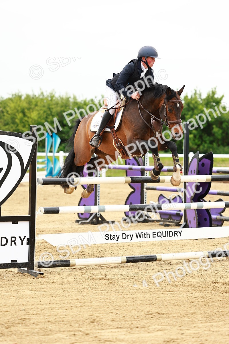 SBM_001061 - Class 5 - Senior Foxhunters - 1.20m