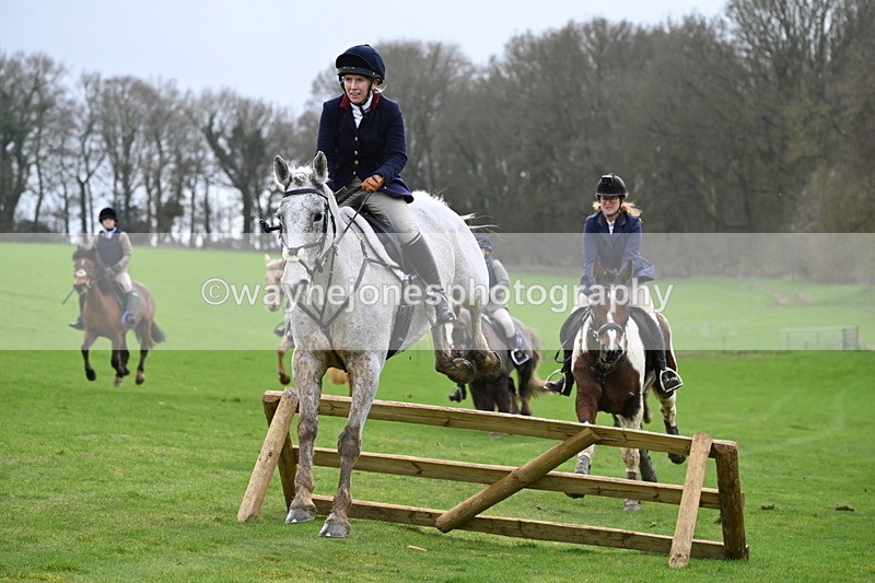 WJ6_9157 - Line Three