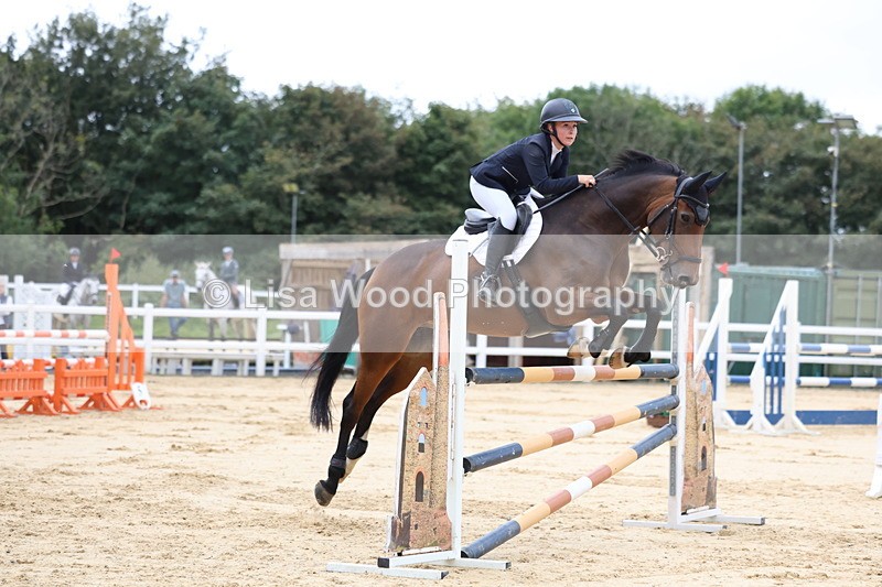 3E7A3125 - Class 8: Senior Newcomers/1.10m open
