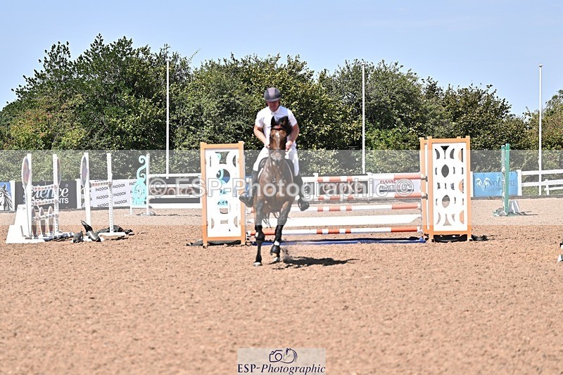 260812-130255-00556 - Cls 6 Foxhunter and 1.20m