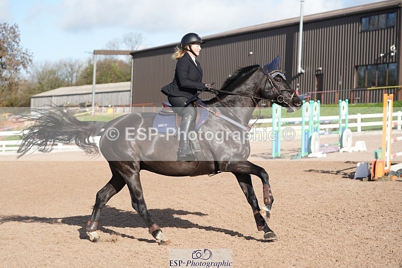 251108-124320-02553 - Cls 13 Foxhunter and 1.20m Open