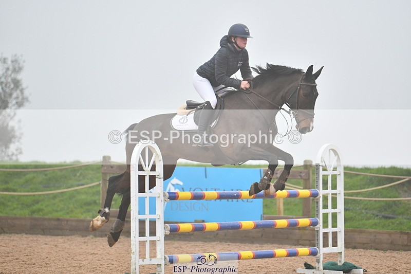 240214A-123925-00493 - Cls 4 Newcomers and 1.10m Open