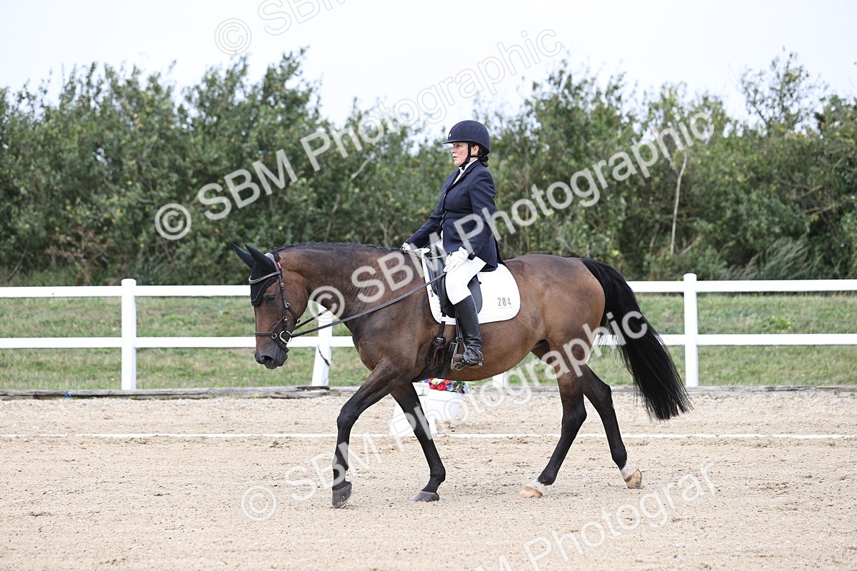 SBM_017484 - Class 14 - Novice 23 - 13.52-14.55