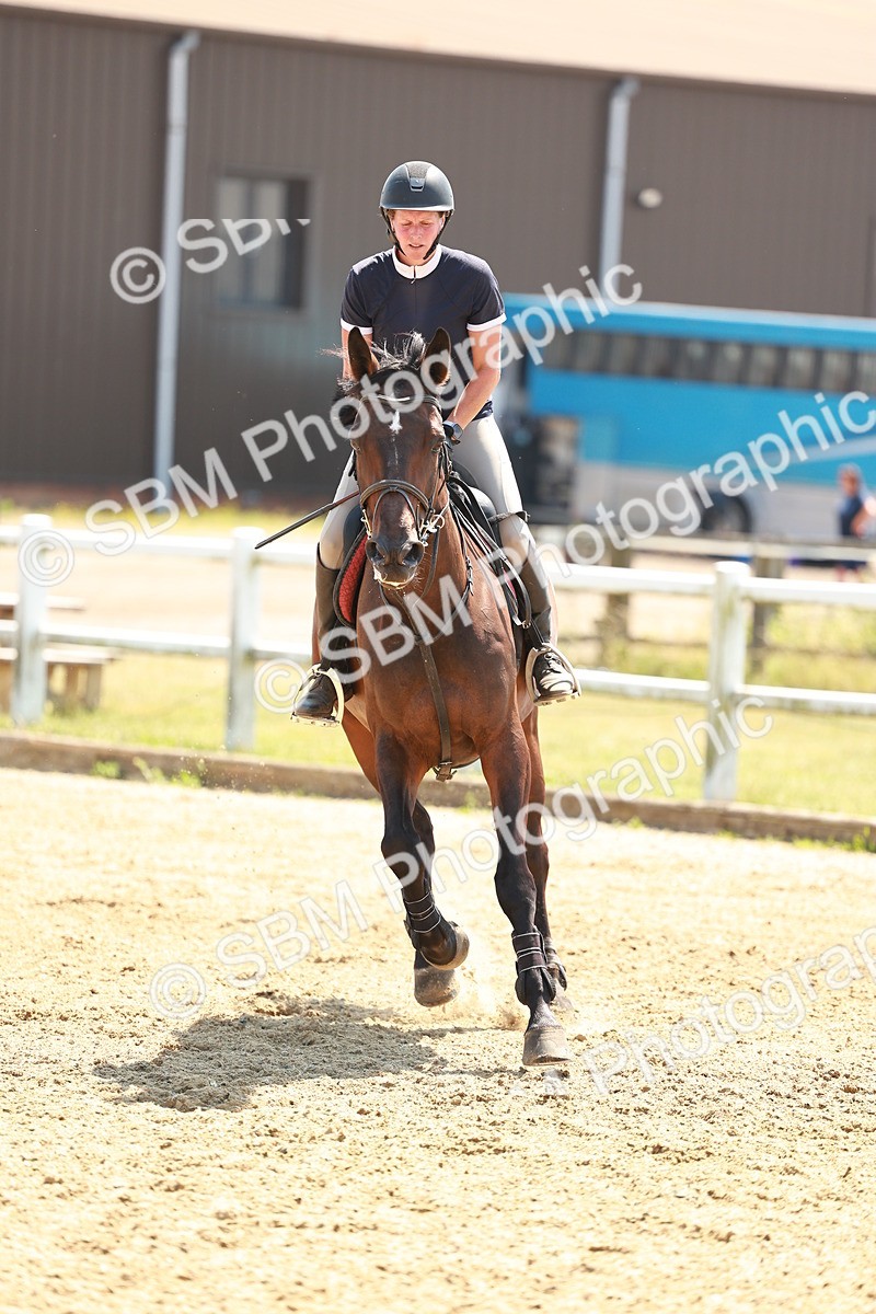 SBM_001724 - Class 4 - Senior Newcomers - 1.10m