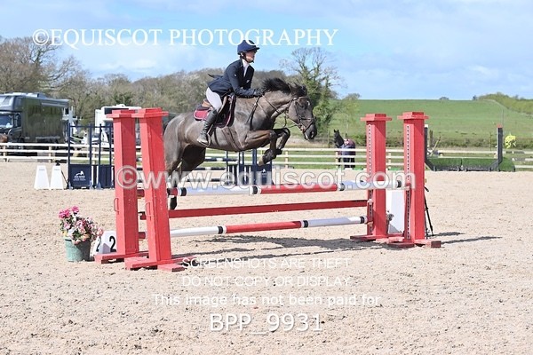 BPP_9931 - CLASS 19 SUN Senior British Novice/ 90cm Open