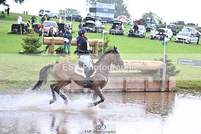 240526-110049-20330 - 403-CRAZY_DU_LOIR-Oliver_Townend