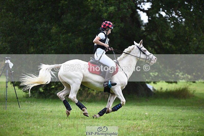 240804-162425-18585 - 614-Jessica_Lee-TULLY_FLOWER