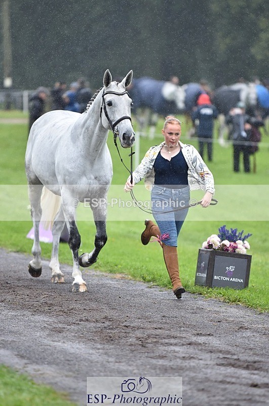 231018-121318-00141 - 022-EFEBA-Cecilia.Mayne-TrotUp