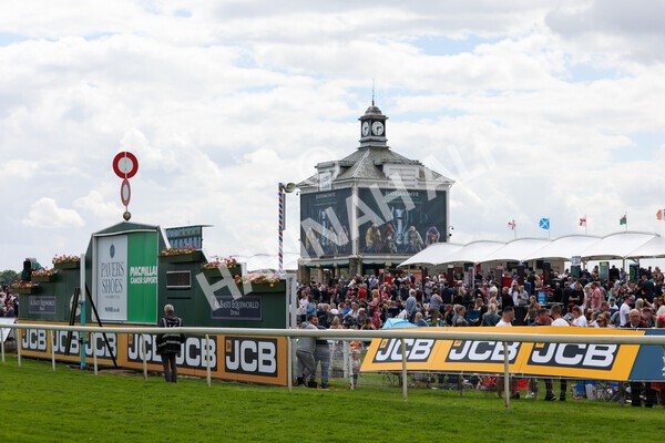 yr11062022r3-15 - Race 3 2.35pm The JCB Stakes