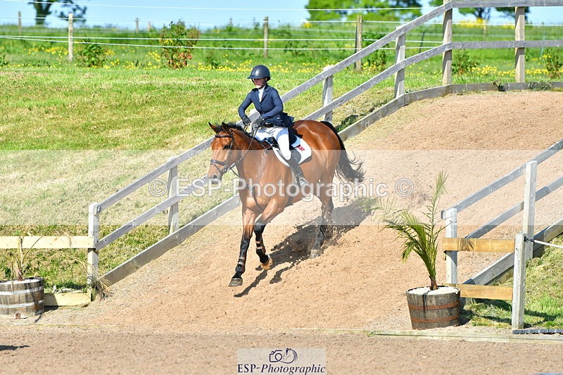 230527A-170425-05471 - Cls 20 Chard 1.10m Speed Derby