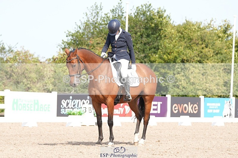 250817-105816-08197 - 151-Shona.MclauchlanLuca.Me.Go