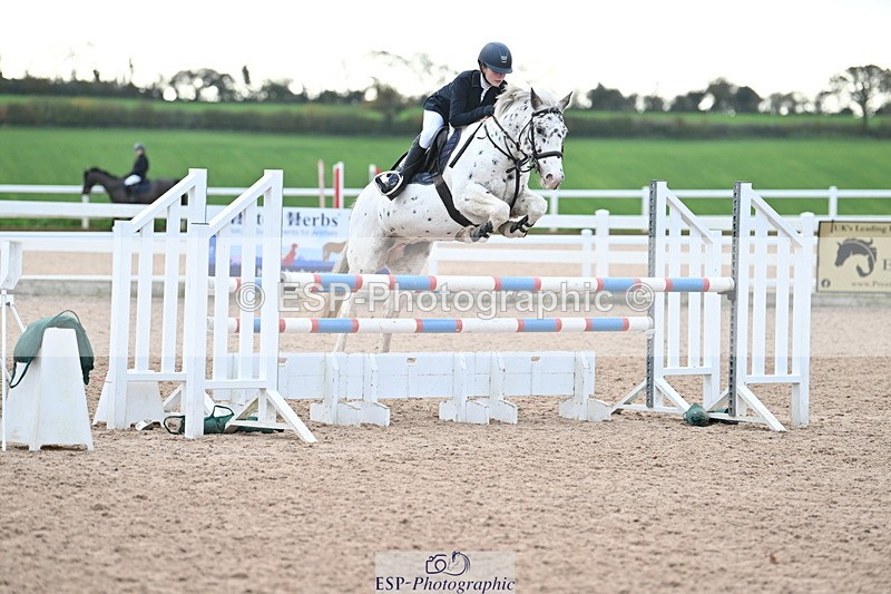 231119A-120404-05564 - Sun Cls 5 Newcomers & 1m Open