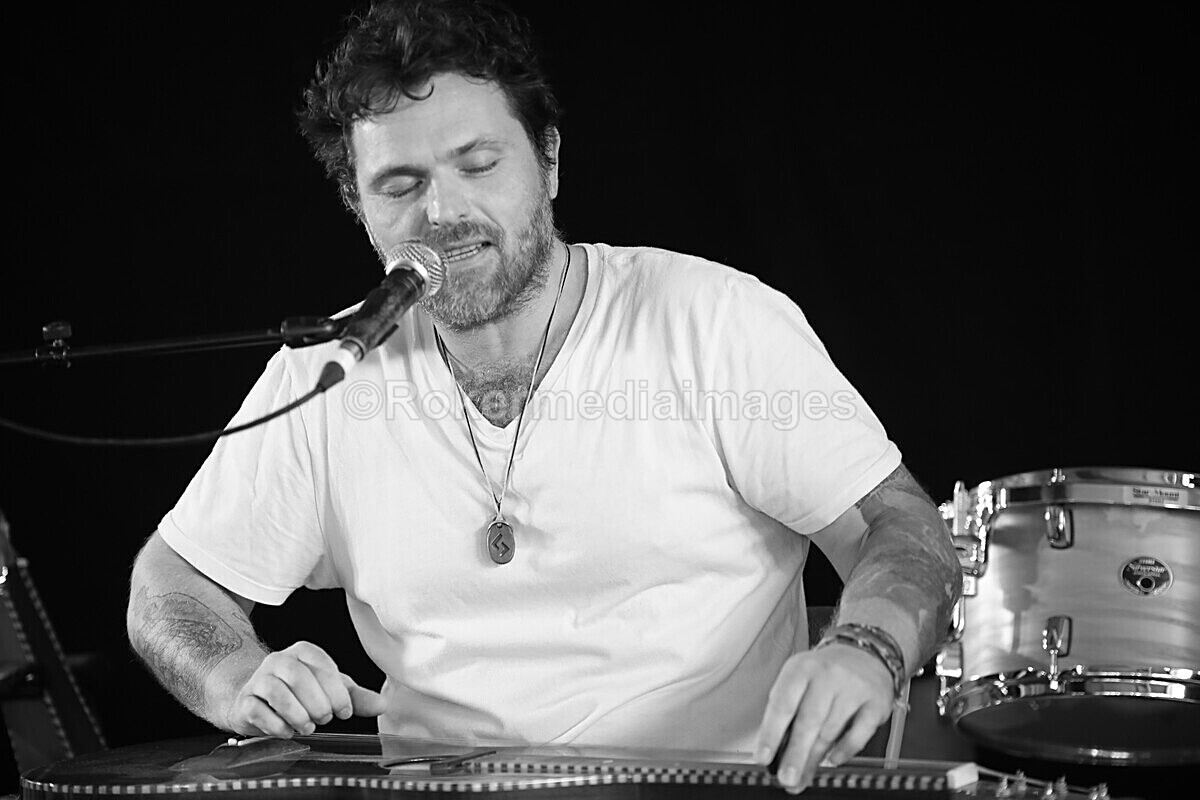 FOLK N BLUES-213 - FOLK and BLUES SEPT 2022