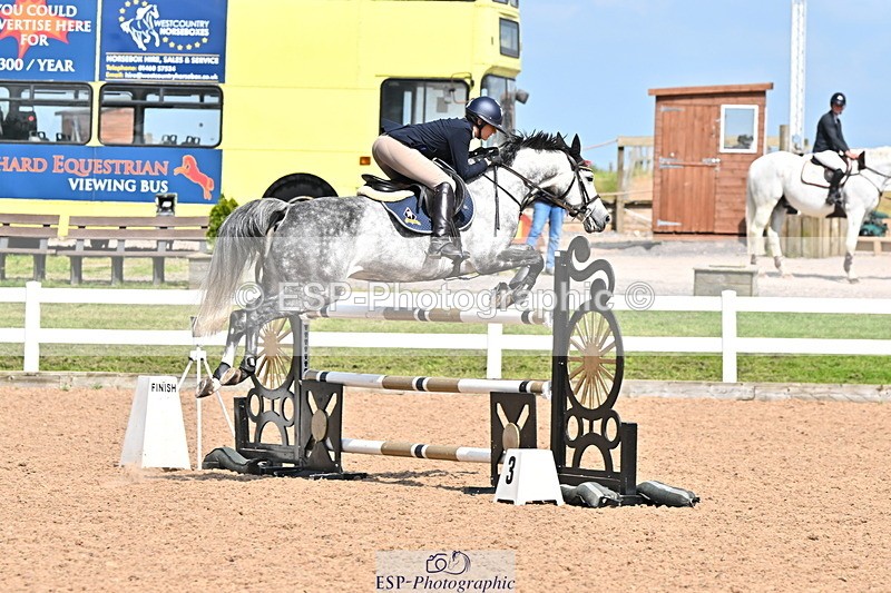 240605A-160650-01040 - Cls 5 Foxhunter and 1.20m Open