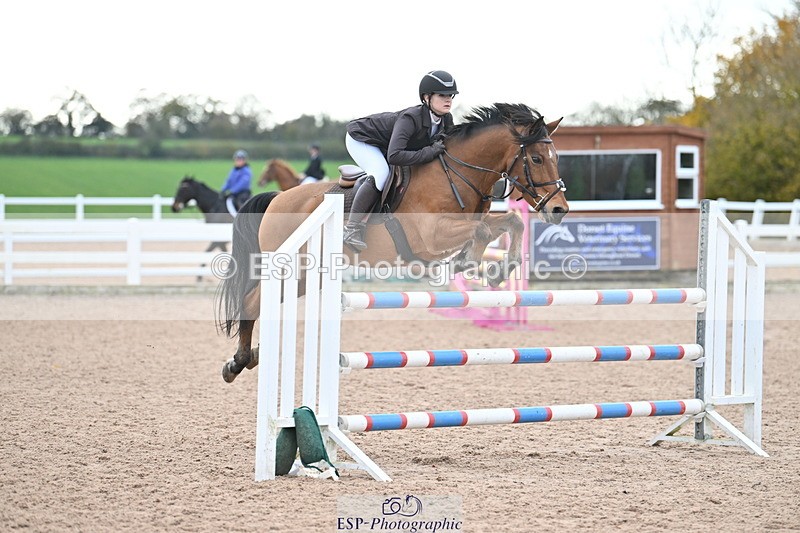 231119A-112429-05401 - Sun Cls 5 Newcomers & 1m Open