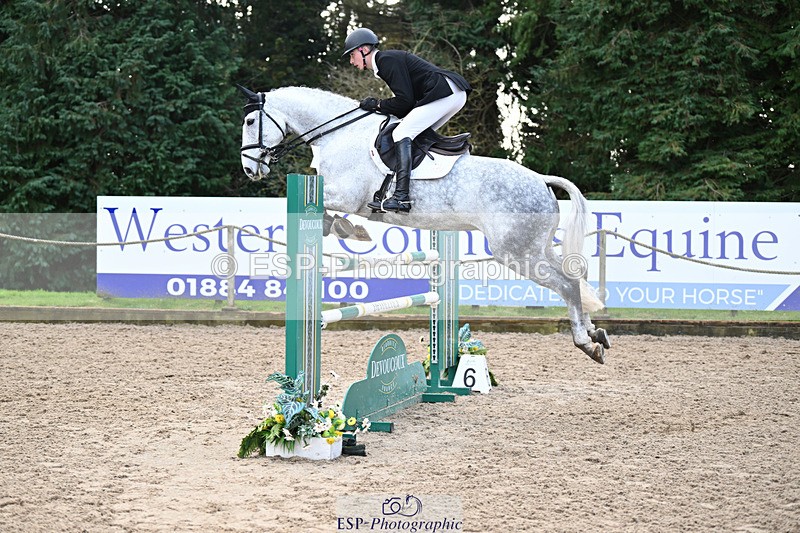 241025-130418-07872 - 236-Musa.Hussain-LIQUID.LUCK