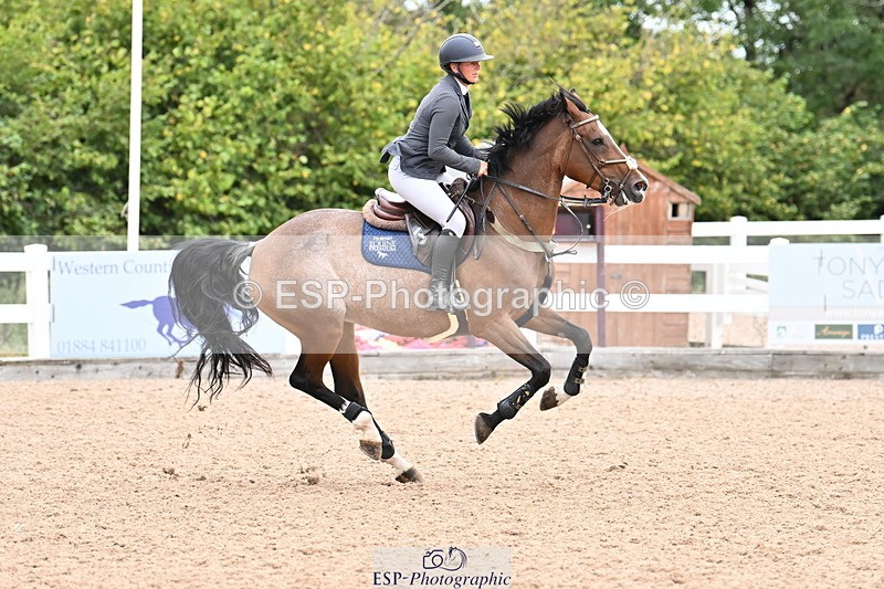 250820B-131250-00723 - Cls 4 Newcomers and 1.10m Open