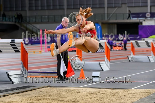 AgeInd25SUN-912489 - Field Female