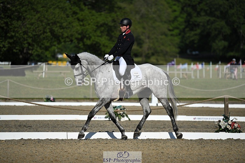 230525-090522-01533 - 302-EN_TARO_DES_VERNIER-Oliver_Townend-WEDTrotUp+DR