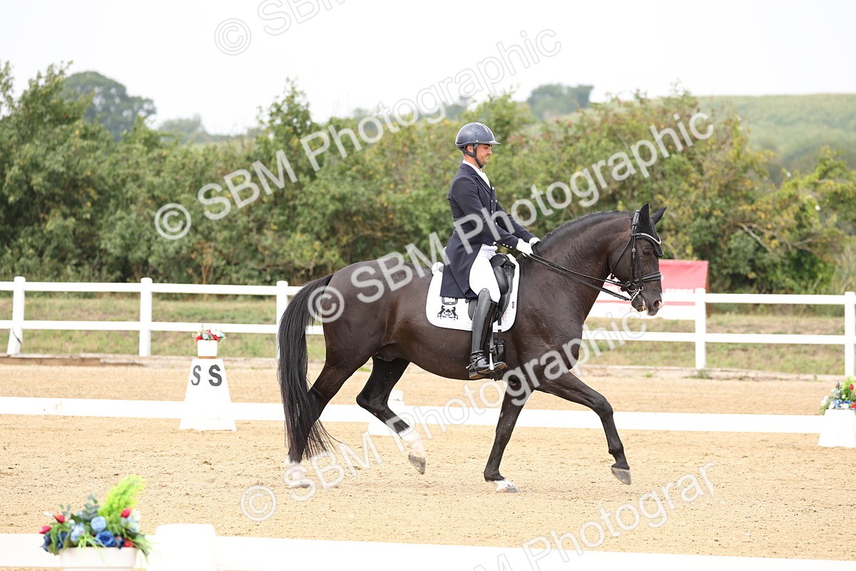 SBM_007596 - Class 9 - FEI INT I - 14.57-15.45