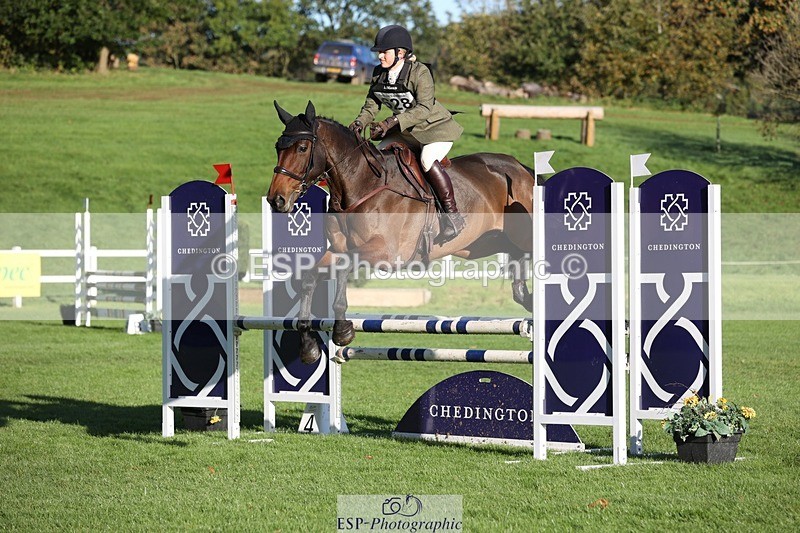 231022-095416-24190 - 628-WONDERLAND.T.H-Alice.Dalton-TrotUp+SJ