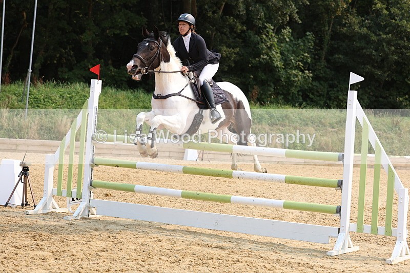 3E7A2494 - Class 8: Senior Newcomers/1.10m open