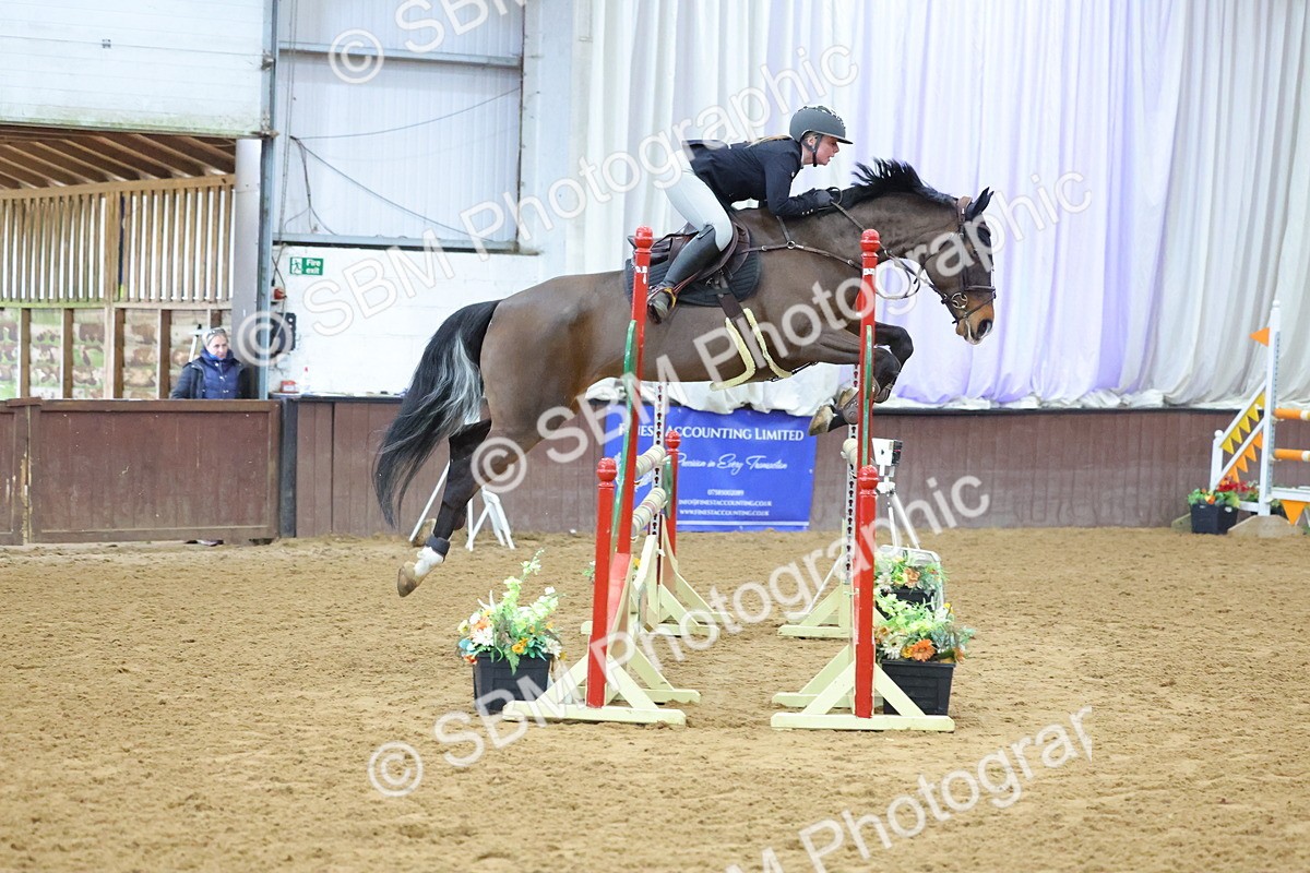 SBM_010610 - Class 23 - Senior Newcomers/ 1.10m Open - First Round (1.10m)