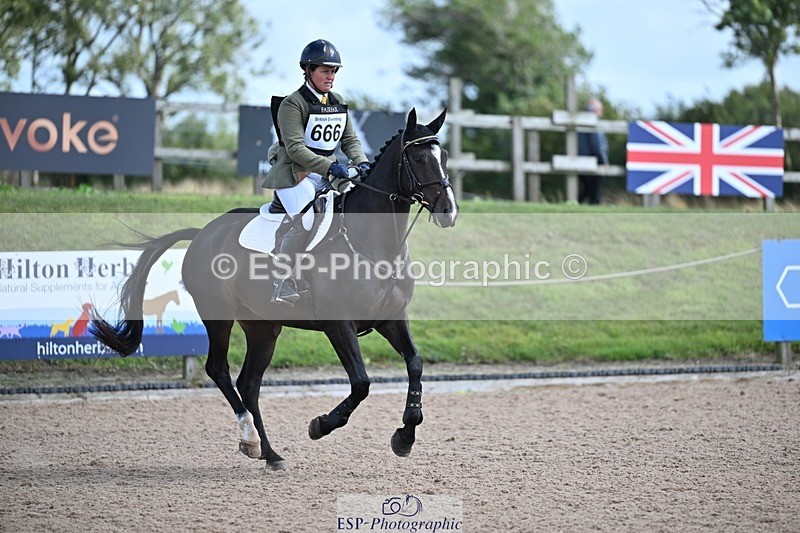 250831-143424-11231 - N-666-Lizzie.Luxton