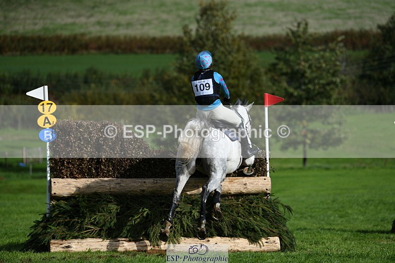 251024A-120212-09131 - B-109-Zoe.Davies