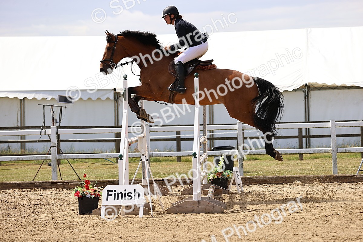 SBM_009897 - Class 8 - Senior Newcomers - 1.10  Open