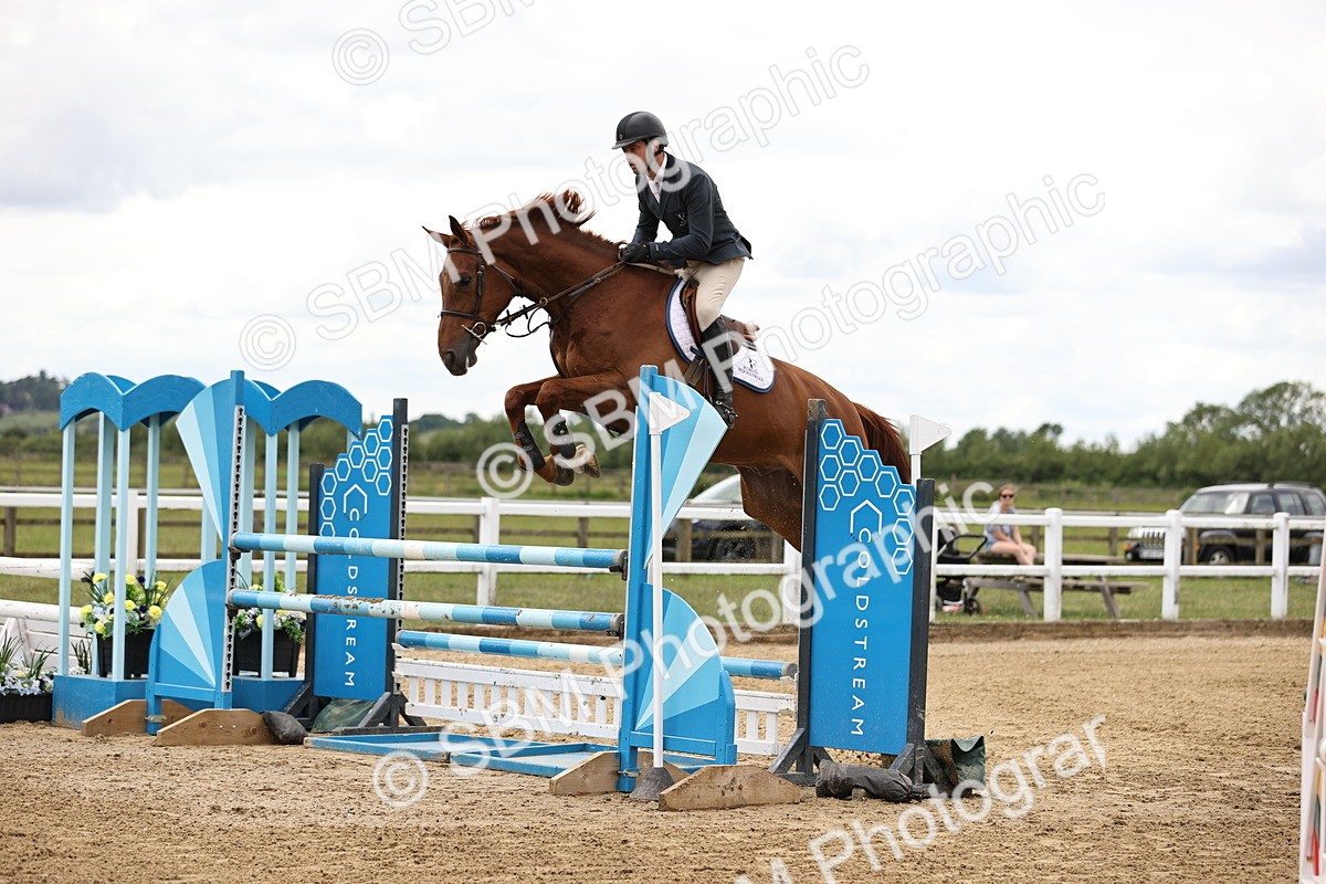 SBM_002967 - Class 11 - Senior Newcomers - 1.10m