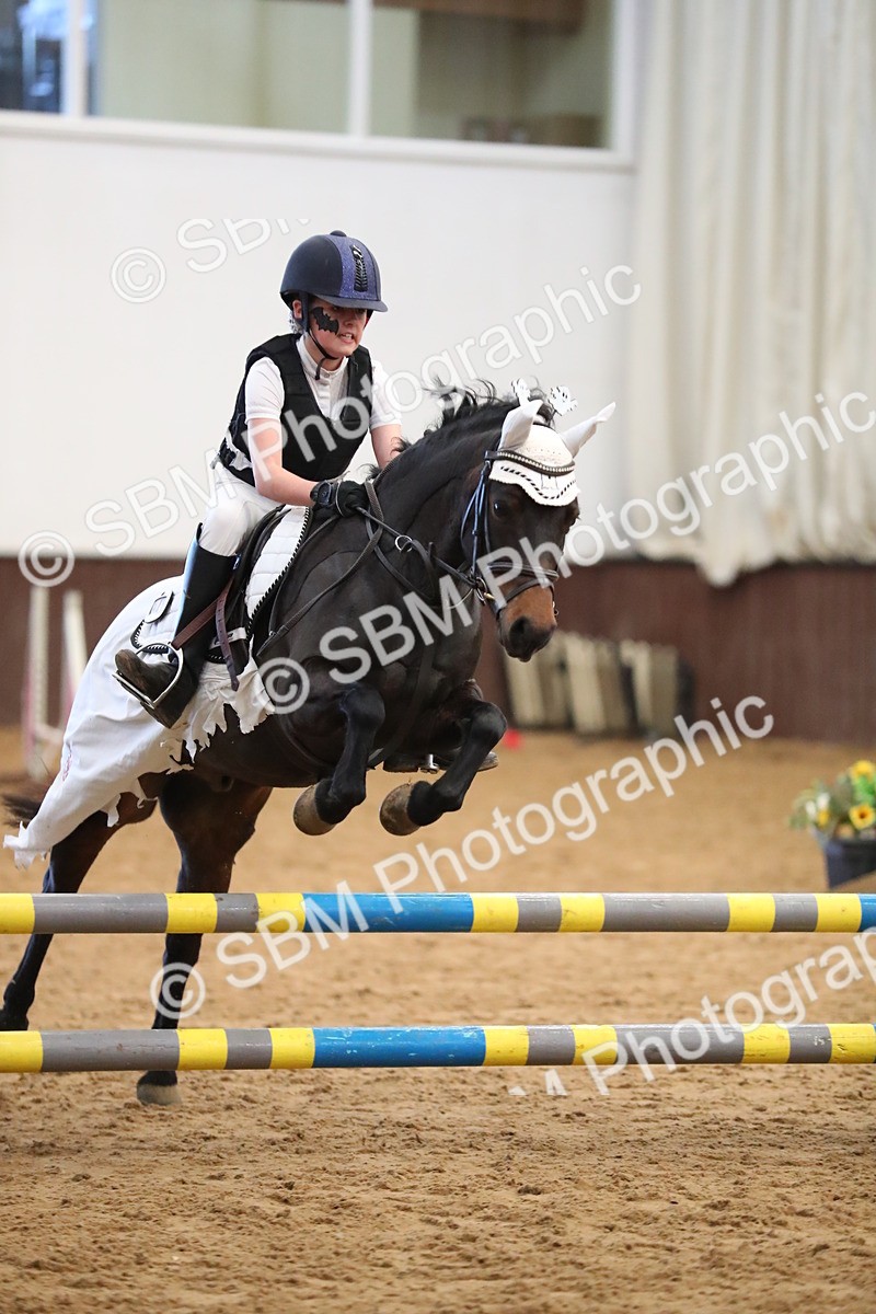 SBM_001084 - Class 3 - Horse & Hound