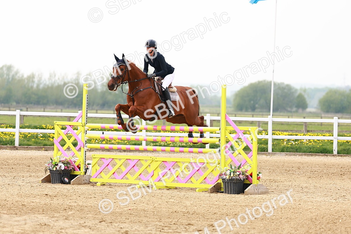  - Class 19 - Senior Foxhunter - 1.20m
