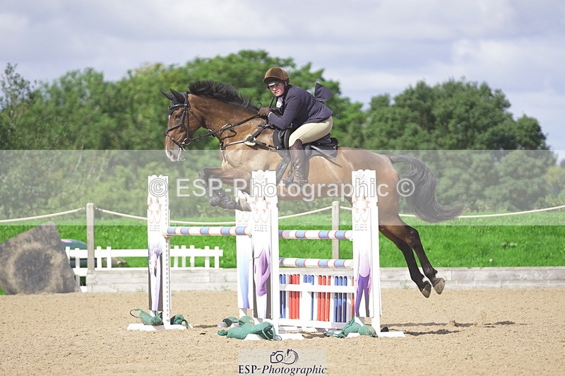 230806A-105140-01449 - Cls 13 Snr Newcomers & 1.10m Open