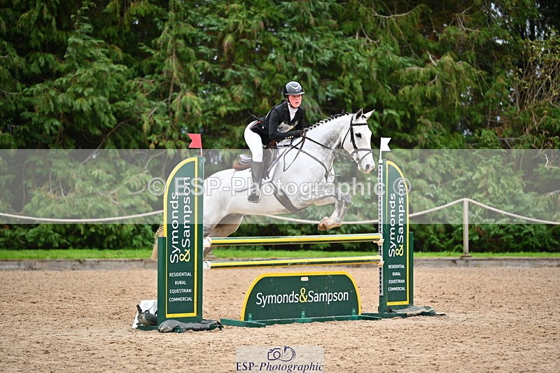 251026A-162003-26728 - F-451-Olivia.Clothier