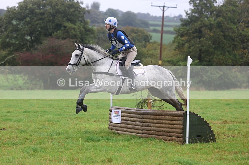 3E7A1376 - Class 2: 70cm: Half Roll Top