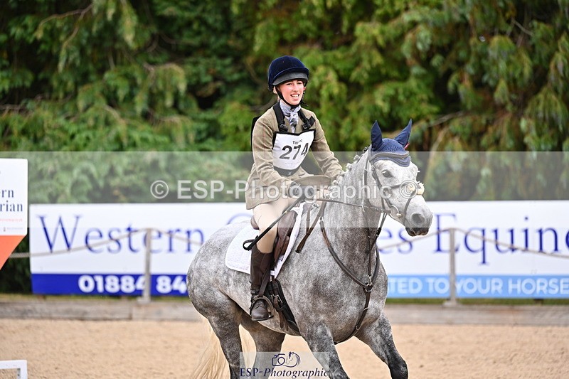 250802A-144318-05998 - F-274-Eliza.Miller-Edge-BALLYLEE.CASTLE.STORM