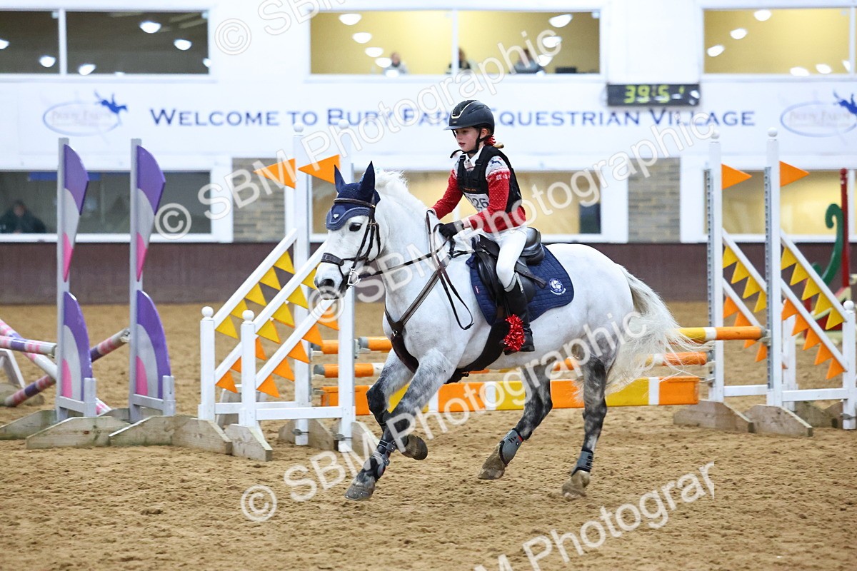 SBM_001792 - Class 4 - Festive Fences - 70cm
