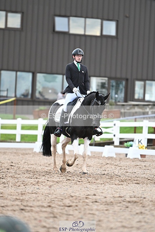 250907-120230-07344 - 020-Leo.De-ValentinoBarfields.Cosmopolitan