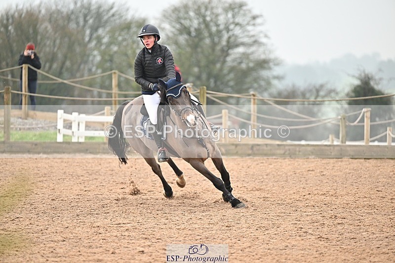 250122-142655-00640 - Cls 6 Foxhunter and 1.20m