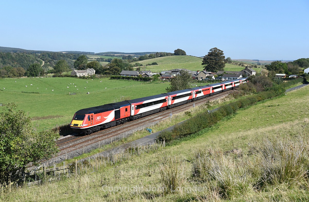JL - 21.9.19 43319 1E15 07:52 Aberdeen - Kings Cross, Denton - Tyne Valley (west to east)