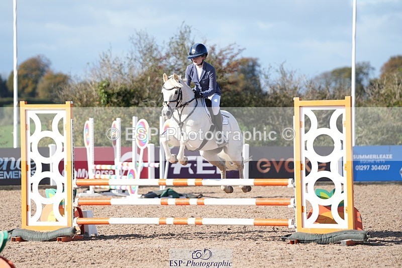 251025-130338-00459 - Cls 9 Pony Winter Discovery and 90cm