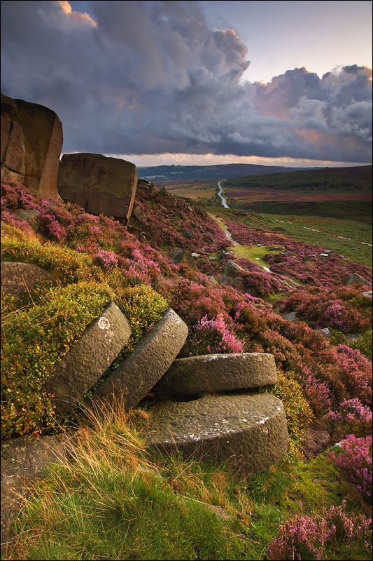 Millstones on Burbage Edge - Peak District | Dark Peak