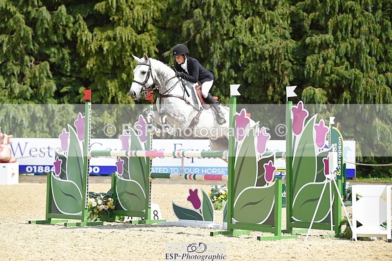 230528-140002-18438 - 170-MIND_OVER_MATTER-Lea_Boulesteix-SUNTrotUp+SJ