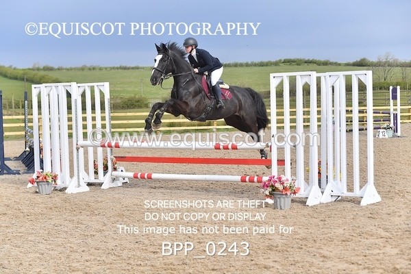BPP_0243 - CLASS 2 FRI Senior BritiNovice/ 90cm Open
