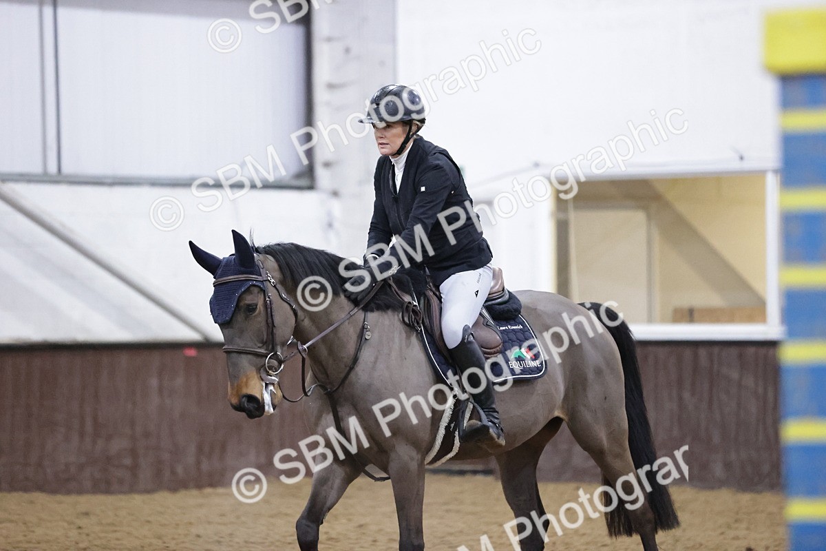 SBM_001089 - Class 4 - Senior Newcomers/ 1.10m Open