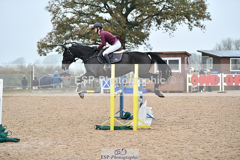 241102A-105318-04121 - SAT Cls 9 British Novice and 90cm Open