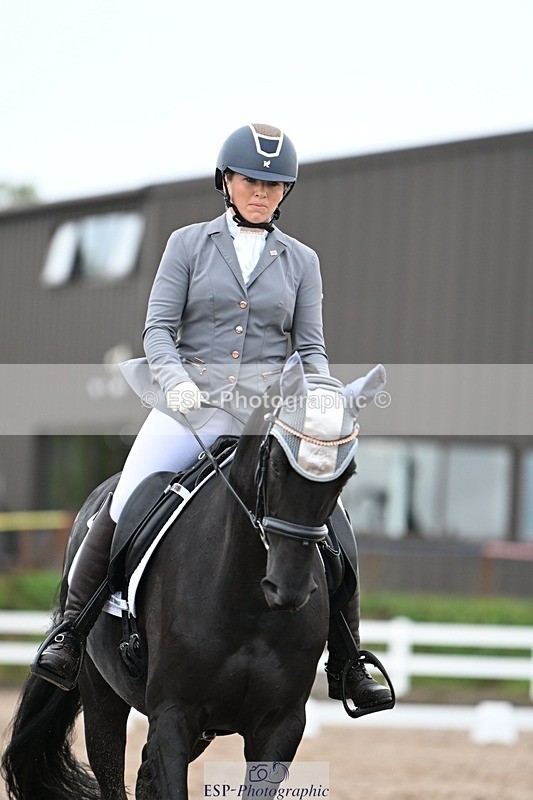 250907-120632-08216 - 011-Lee-Anne.PineMay.diamond