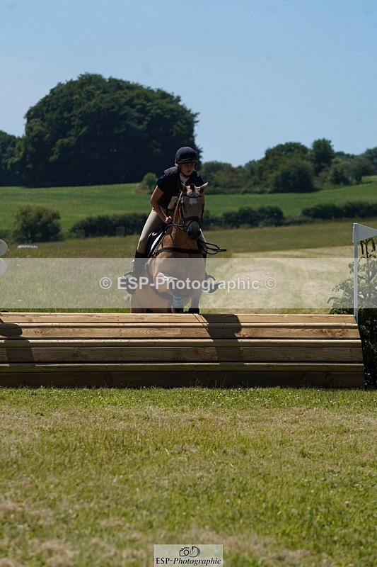 240629X-123146-2006 - 065-Chloe_Dunn-TOWERHILL_SHAMIE